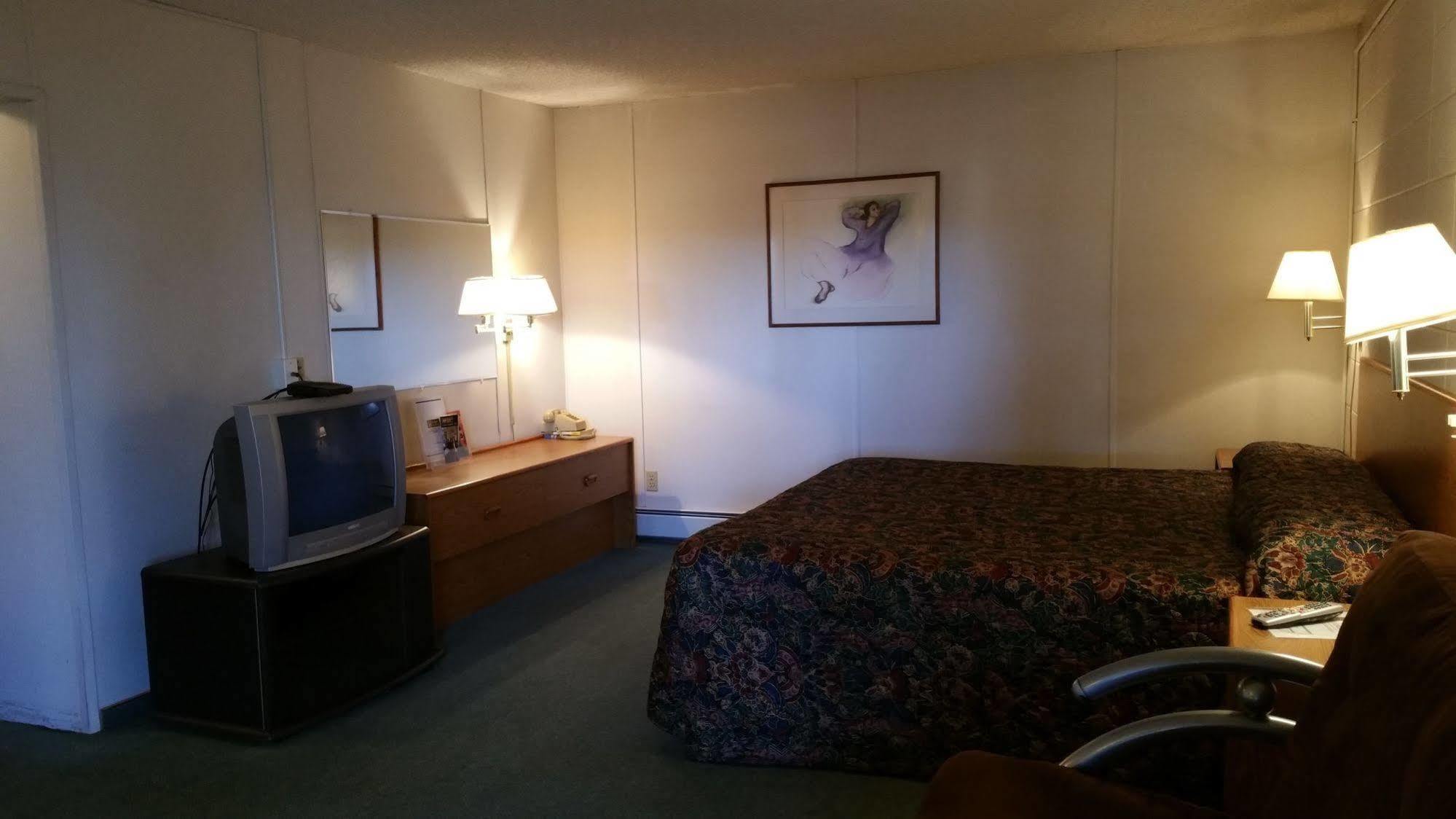 Budget Host Inn Fort Collins Bagian luar foto